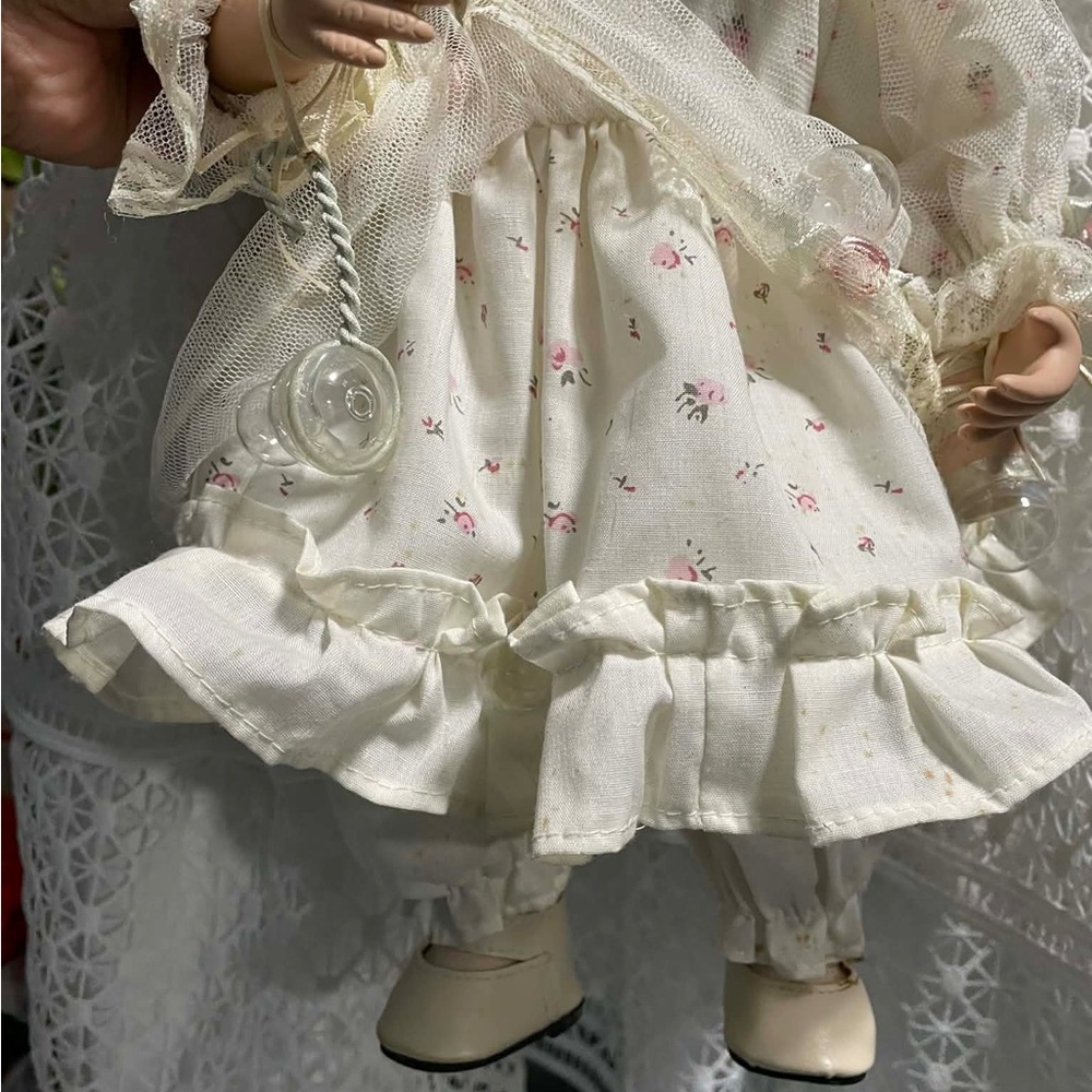 PORCELAIN DOLL - Picture 2 of 7